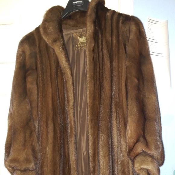 Mink Coat - Picture 2 of 6